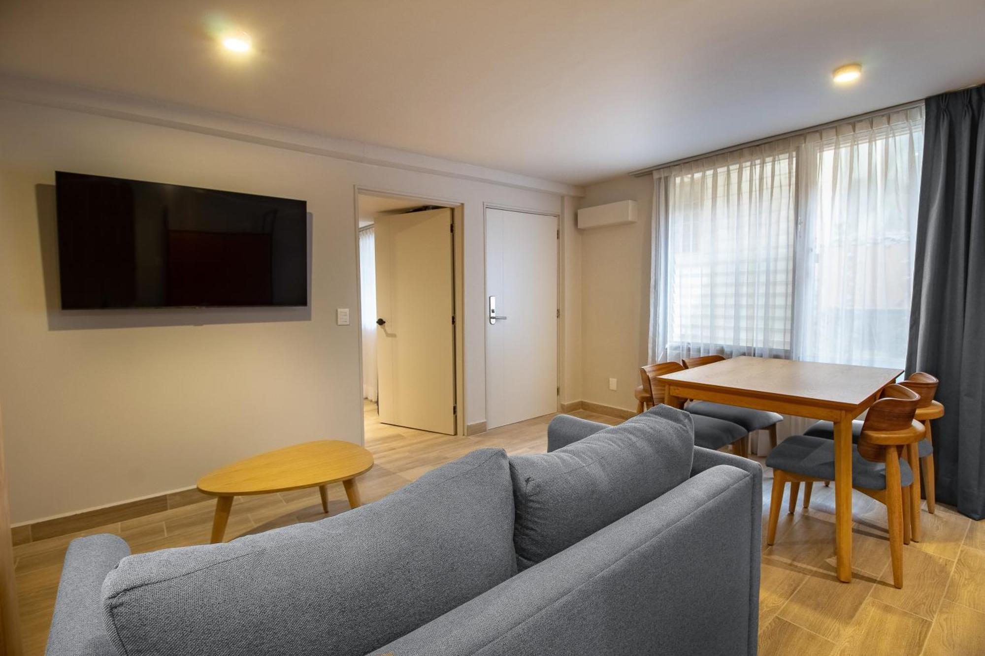 Hotel Oliva Plaza 4*