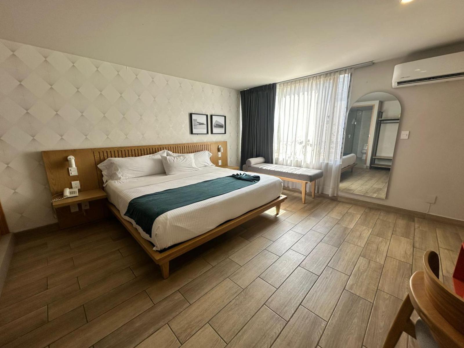 Hotel Oliva Plaza 4*
